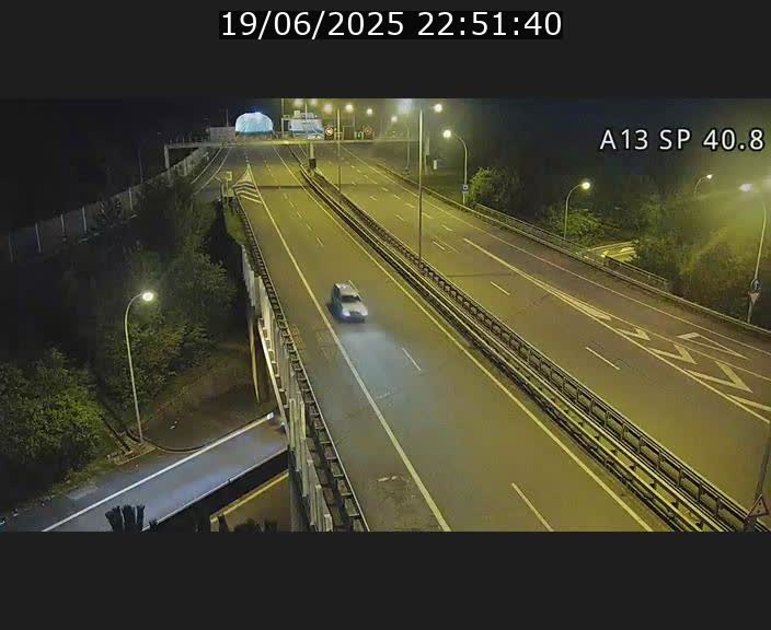 Webcam avec vue sur l'entrée côté allemand du tunnel Markusbierg à Schengen. Vue orientée vers le tunnel et Bettembourg
