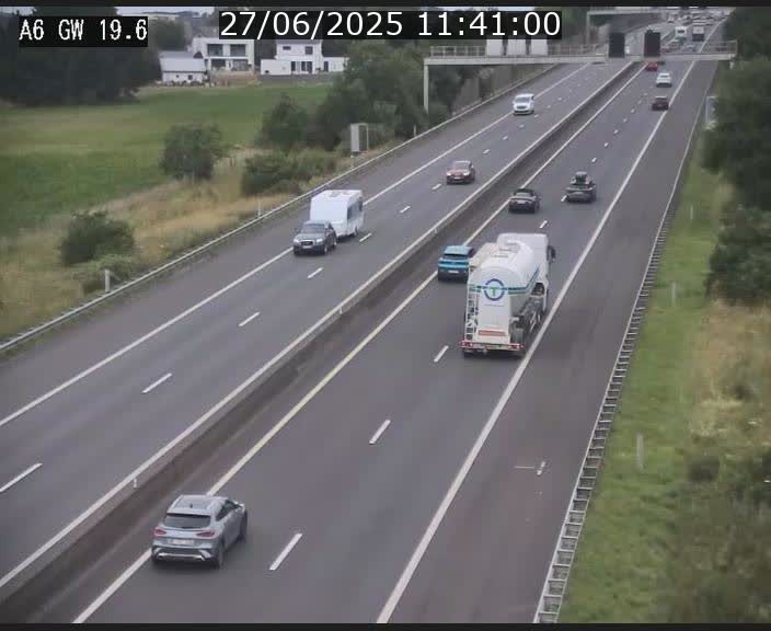 Traffic live webcam Luxembourg - Steinfort - A6 - BK 19.6 - direction Belgique