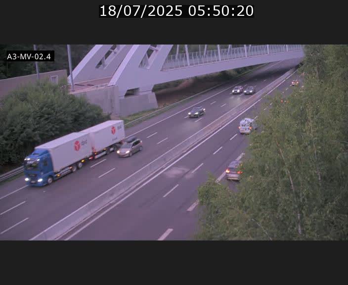 Webcam autoroute de la France (A3) au Luxembourg à Fentange, à proximité de la Croix de Gasperich. Vue orientée vers la Cloche d'Or