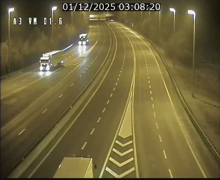 Traffic live webcam Luxembourg - Croix de Gasperich - A3 - BK 1.6 - direction France/Aire de Berchem