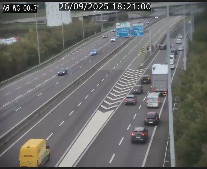 Traffic live webcam Luxembourg Croix de Cessange - A6 - BK 0.7 - direction A3 France