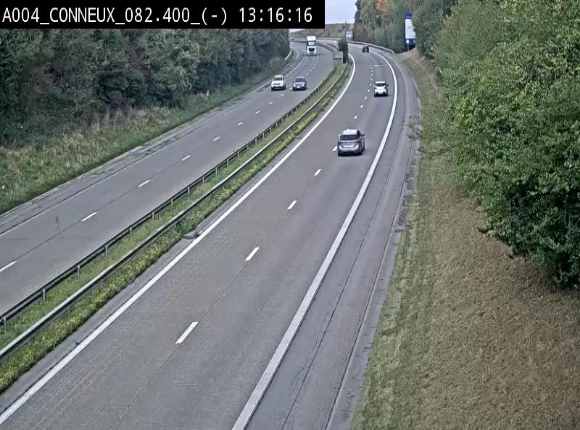 Webcam sur l'E411 avant les sorties 20 menant à Ciney, Dinant et Achêne. Vue orientée vers Namur