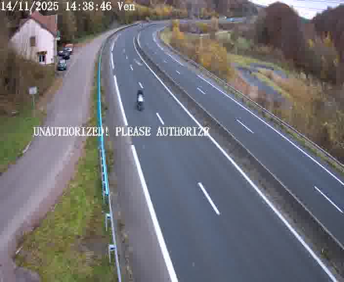 Webcam sur la D910 située dans la Côte des 4 vents. Vue orientée vers le bas, vers Saint-Avold.