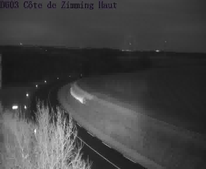 Webcam sur la D603 située en haut de la Côte de Zimming. Vue orientée vers Saint-Avold.