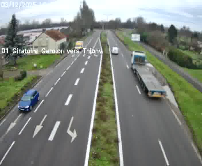 Webcam de surveillance sur D1 (France) à Ennery, cadrée vers Thionville, proposant une information routière utile aux déplacements quotidiens.