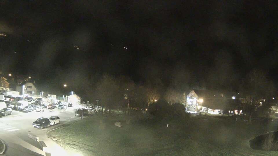 Webcam au niveau de la mairie du village du Bourg d'Oisans, aux pieds de l'Alpe d'Huez et aux portes du parc des Écrins