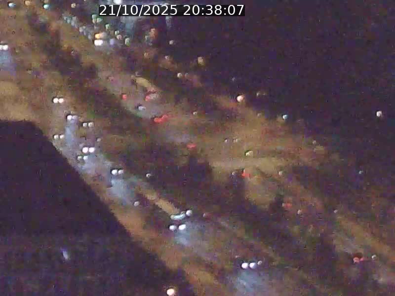 Webcam sur l'avenue John Fitzgerald Kennedy (N51) avec vue sur le Pont rouge (Pont Grande Duchesse Charlotte), l'arrêt Pfaffenthal et l'entrée du quartier Kirchberg