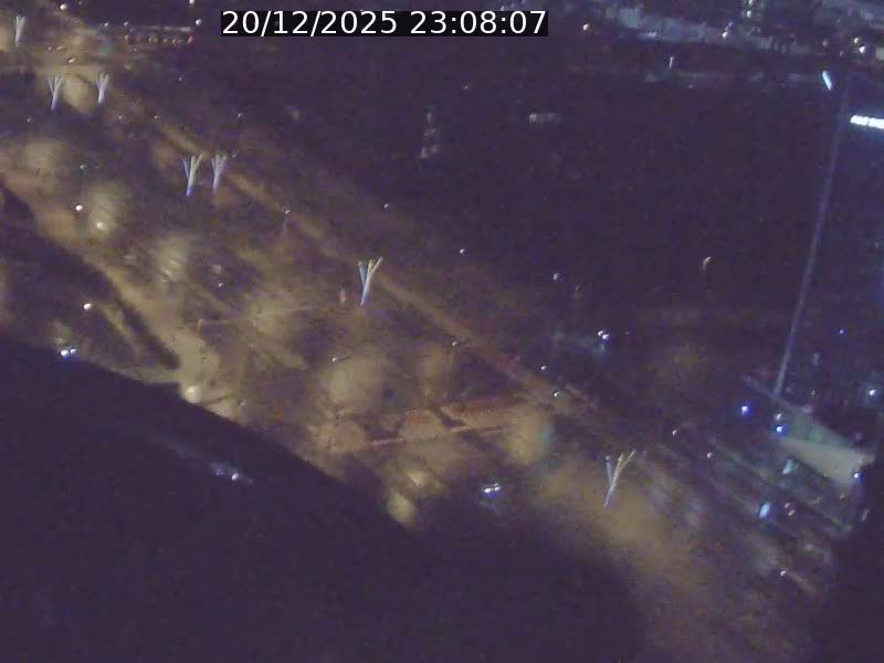 Webcam sur l'avenue John Fitzgerald Kennedy (N51) avec vue sur le Pont rouge (Pont Grande Duchesse Charlotte), l'arrêt Pfaffenthal et l'entrée du quartier Kirchberg