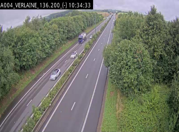 Webcam sur l'E411 à hauteur du pont surplombant la N40, à proximité de la sortie 26 Verlaine - Libramont-Chevigny. Vue orientée vers Namur
