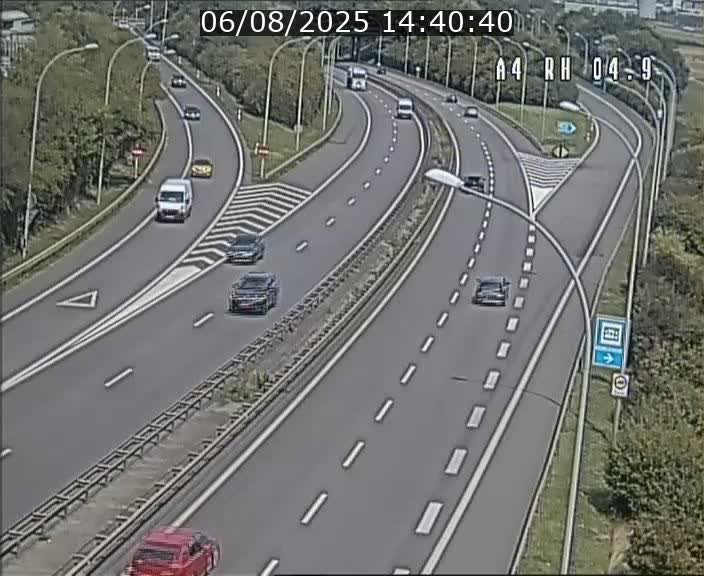 Traffic live webcam Luxembourg Leudelange - A4 - BK 4.9 - direction Luxembourg