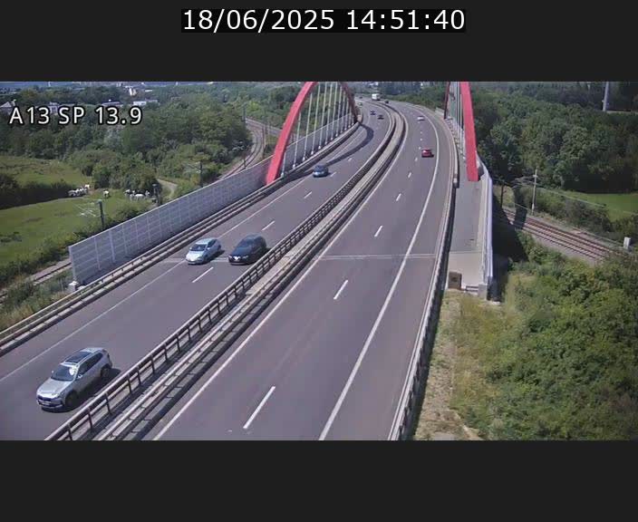 Traffic live webcam Luxembourg Kayl - A13 direction Esch-sur-Alzette/Luxembourg-ville - BK 13.9