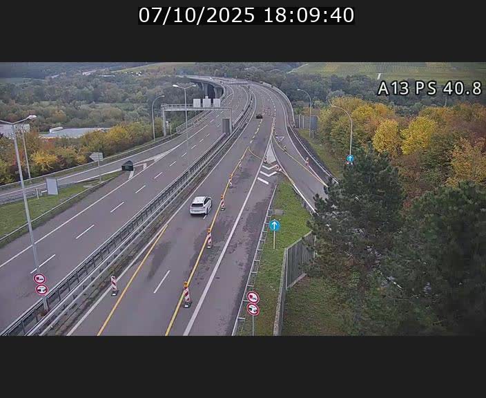 Webcam autoroute A13 à la sortie est du tunnel Markusbierg à Schengen. Vue sur le pont de la Moselle, vers l'Allemagne