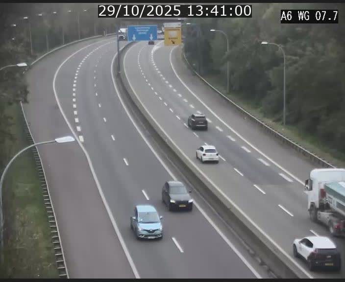 Traffic live webcam Luxembourg - Bridel - A6 - BK 7.7 - direction Belgique