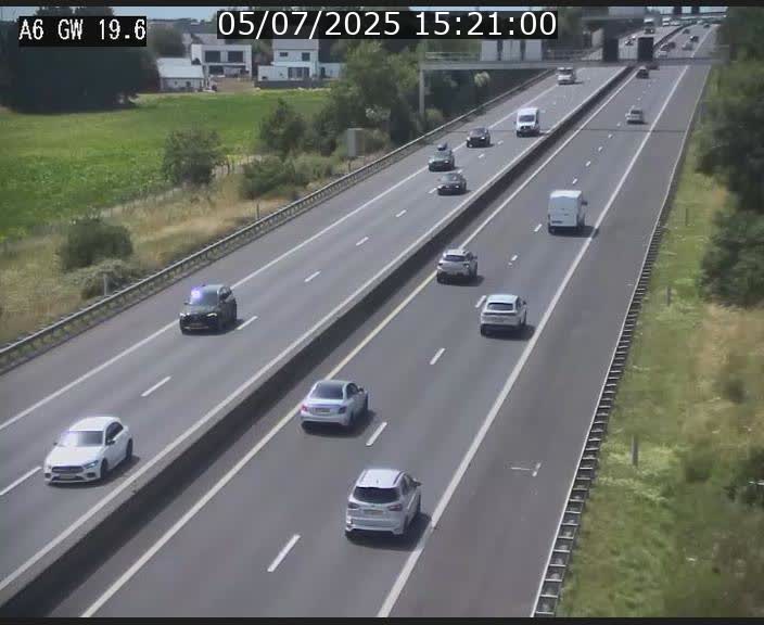 Traffic live webcam Luxembourg - Steinfort - A6 - BK 19.6 - direction Belgique