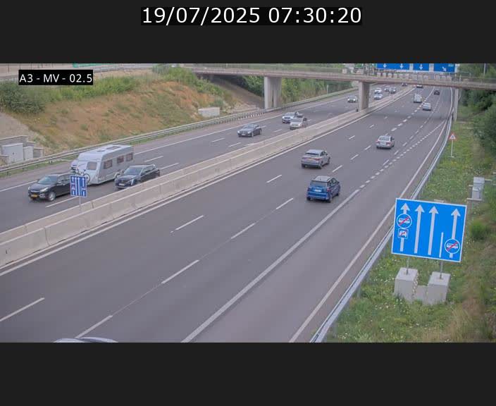 Webcam autoroute A3 au Luxembourg à proximité de la Croix de Gasperich. Vue orientée vers Luxembourg