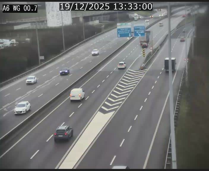 Traffic live webcam Luxembourg Croix de Cessange - A6 - BK 0.7 - direction A3 France