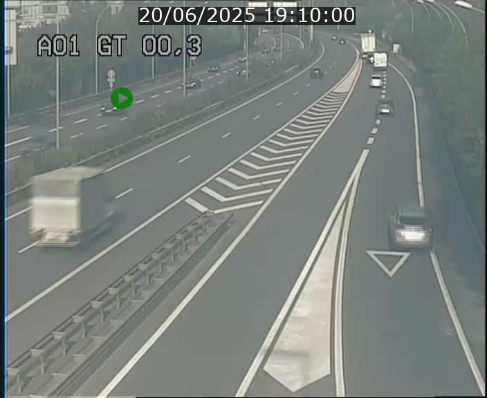 Traffic live webcam Luxembourg Croix de Gasperich - A1 direction Kirchberg - BK 0.3
