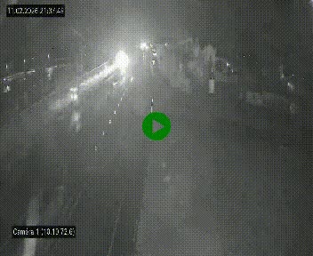 Vue en direct de l'autoroute A10 grâce à un drône situé au-dessus du péage de Virsac