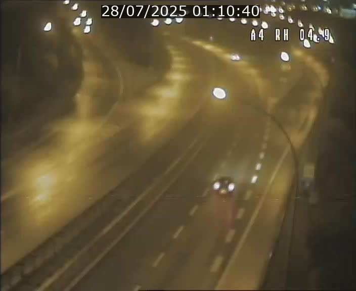 Traffic live webcam Luxembourg Leudelange - A4 - BK 4.9 - direction Luxembourg