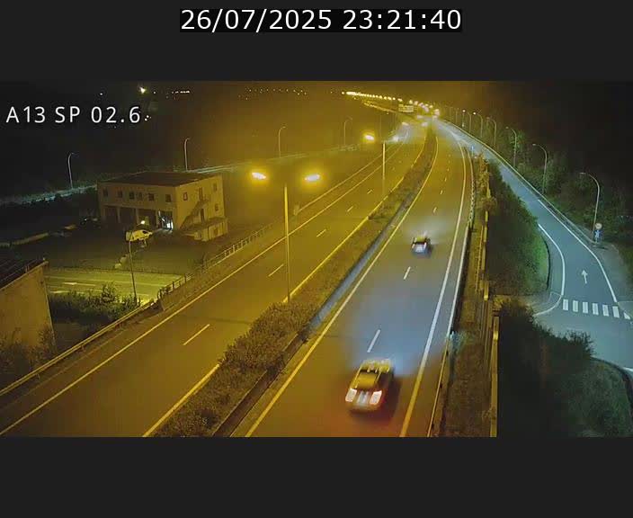 Traffic live webcam Luxembourg Sanem - A13 direction Pétange - BK 2.6
