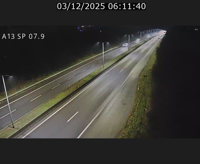 Traffic live webcam Luxembourg Jonction Lankelz - A13 direction Pétange - BK 7.9