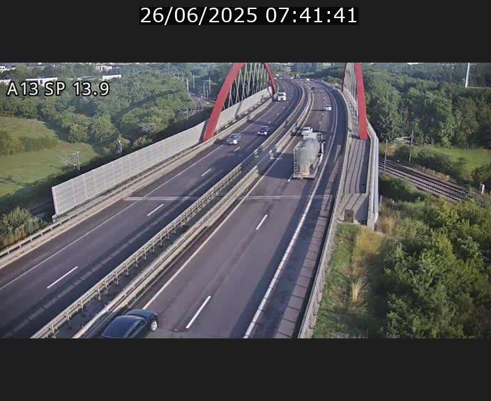 Traffic live webcam Luxembourg Kayl - A13 direction Esch-sur-Alzette/Luxembourg-ville - BK 13.9