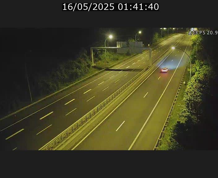 Traffic live webcam Luxembourg Croix de Bettembourg, rond-point d'Hellange - A13 direction Allemagne - BK 20.9