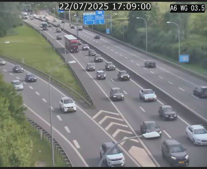 Traffic live webcam Luxembourg - Croix de Cessange - A6 - BK 3.5 - direction France/Allemagne