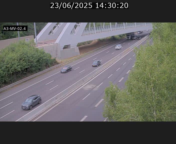 Webcam autoroute de la France (A3) au Luxembourg à Fentange, à proximité de la Croix de Gasperich. Vue orientée vers la Cloche d'Or