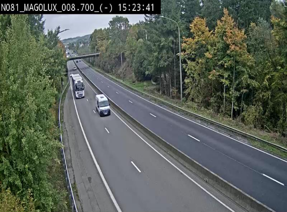 Webcam sur la N81 (E411) à hauteur de la jonction avec la N883. Vue orientée vers Arlon