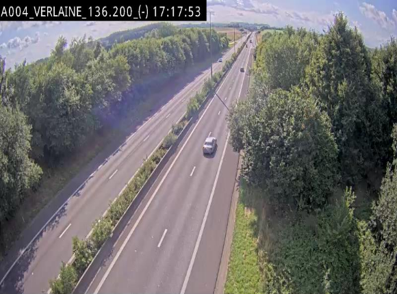 Webcam sur l'E411 à hauteur du pont surplombant la N40, à proximité de la sortie 26 Verlaine - Libramont-Chevigny. Vue orientée vers Namur