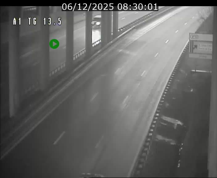 Traffic live webcam Luxembourg Senningen - A1 direction Luxembourg - BK 13.5