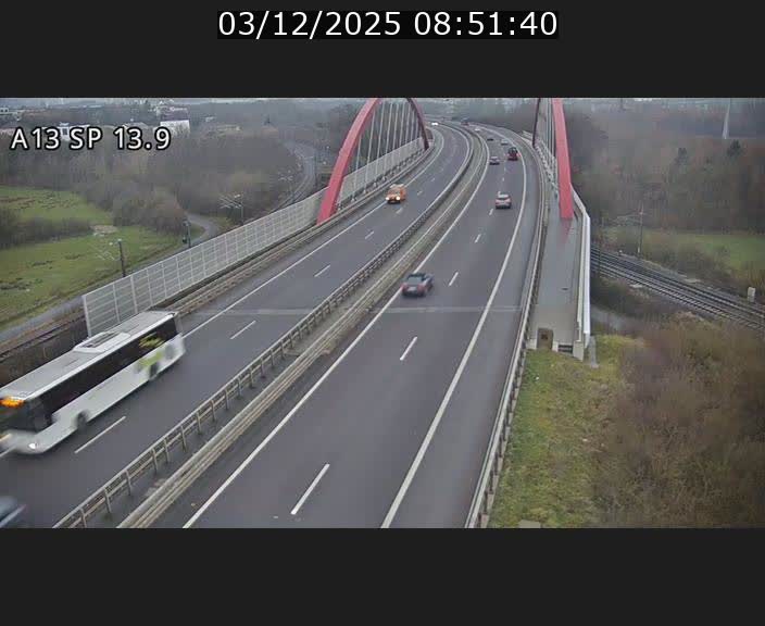 Traffic live webcam Luxembourg Kayl - A13 direction Esch-sur-Alzette/Luxembourg-ville - BK 13.9