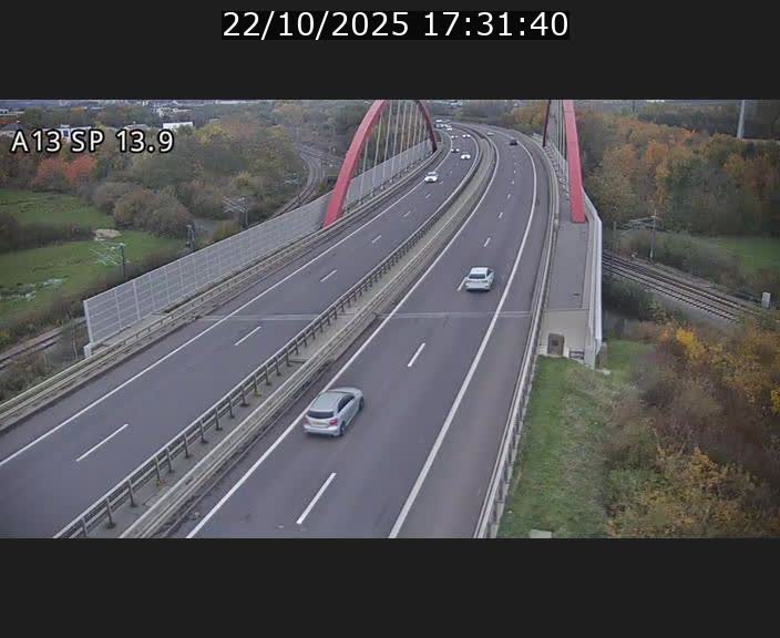 Traffic live webcam Luxembourg Kayl - A13 direction Esch-sur-Alzette/Luxembourg-ville - BK 13.9
