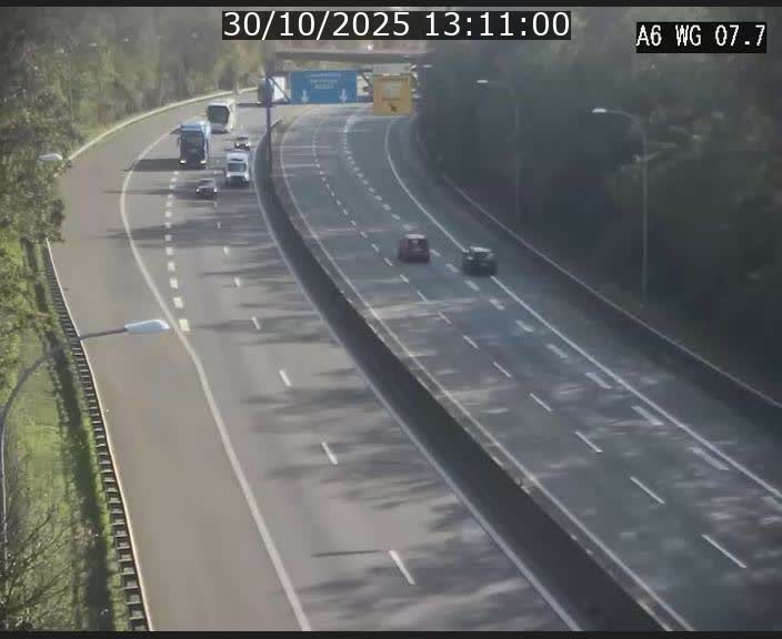Traffic live webcam Luxembourg - Bridel - A6 - BK 7.7 - direction Belgique