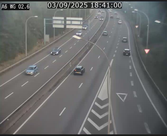Traffic live webcam Luxembourg Croix de Cessange - A6 - BK 2.6 - direction France/Allemagne