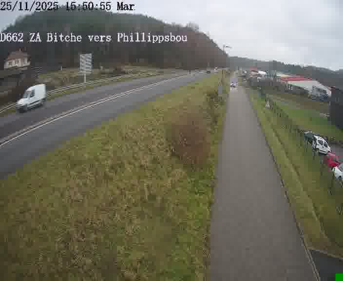 Caméra de trafic sur D662 (France) à Bitche, orientée vers Phillippsbourg, permettant d’évaluer fluidité, incidents et densité automobile.