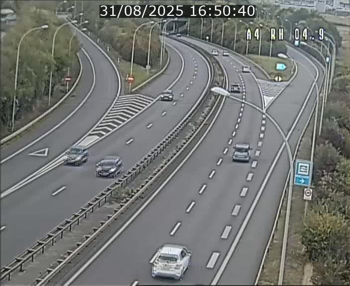 Traffic live webcam Luxembourg Leudelange - A4 - BK 4.9 - direction Luxembourg