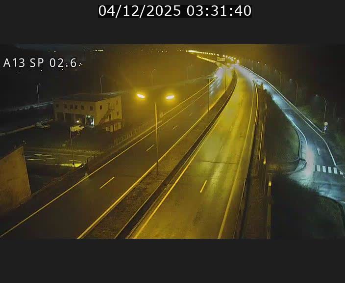 Traffic live webcam Luxembourg Sanem - A13 direction Pétange - BK 2.6