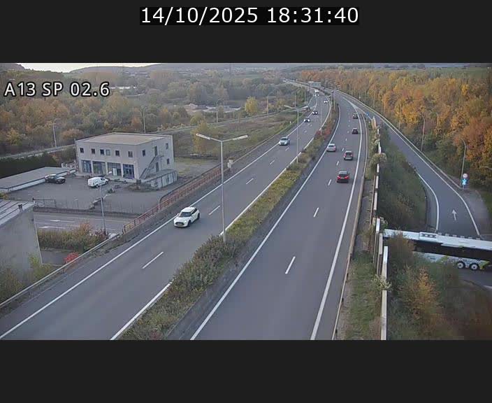 Traffic live webcam Luxembourg Sanem - A13 direction Pétange - BK 2.6