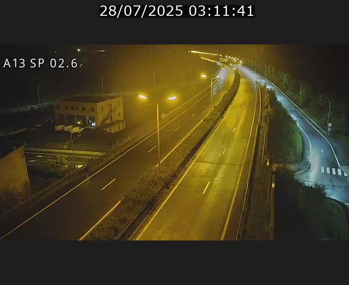 Traffic live webcam Luxembourg Sanem - A13 direction Pétange - BK 2.6