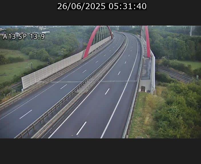 Traffic live webcam Luxembourg Kayl - A13 direction Esch-sur-Alzette/Luxembourg-ville - BK 13.9