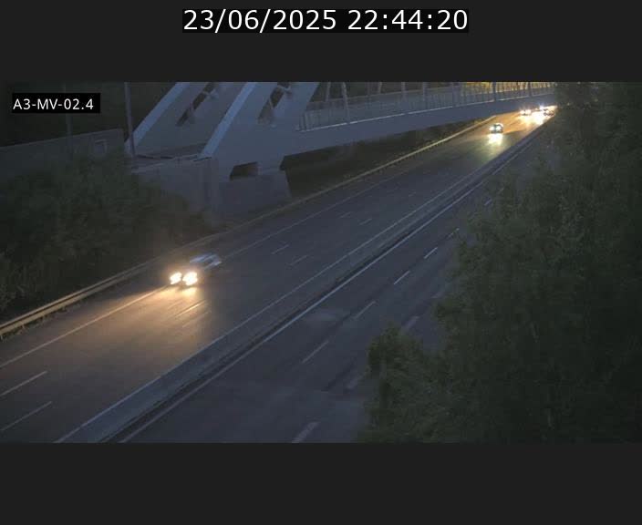 Webcam autoroute de la France (A3) au Luxembourg à Fentange, à proximité de la Croix de Gasperich. Vue orientée vers la Cloche d'Or
