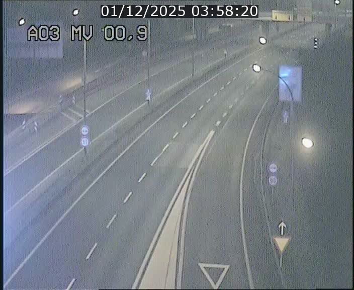 Traffic live webcam Luxembourg Croix de Gasperich - A3 - BK 0.4 - direction Luxembourg