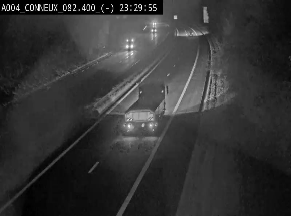 Webcam sur l'E411 avant les sorties 20 menant à Ciney, Dinant et Achêne. Vue orientée vers Namur