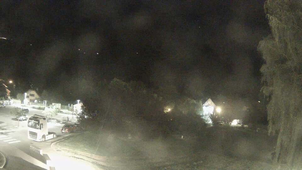 Webcam au niveau de la mairie du village du Bourg d'Oisans, aux pieds de l'Alpe d'Huez et aux portes du parc des Écrins