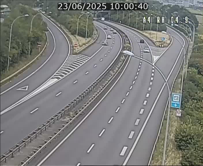 Traffic live webcam Luxembourg Leudelange - A4 - BK 4.9 - direction Luxembourg
