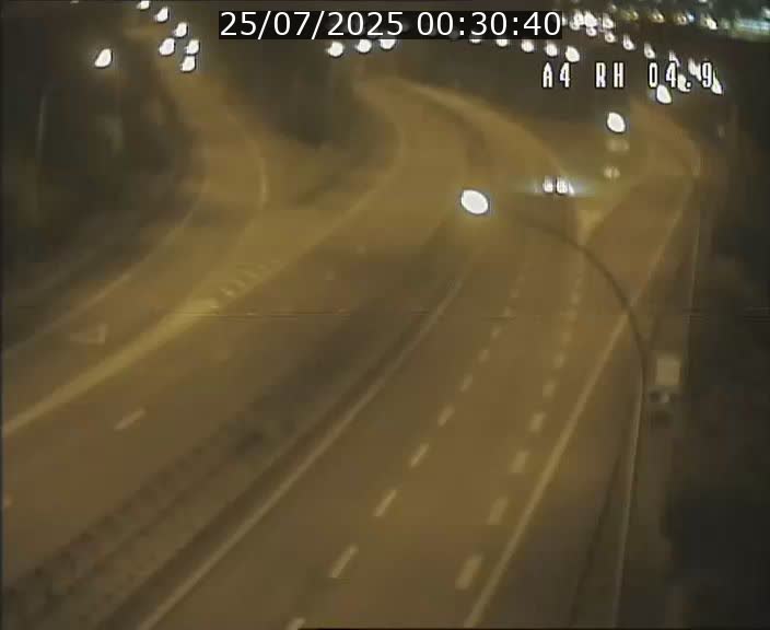 Traffic live webcam Luxembourg Leudelange - A4 - BK 4.9 - direction Luxembourg
