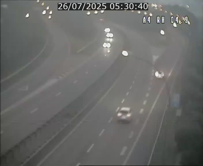 Traffic live webcam Luxembourg Leudelange - A4 - BK 4.9 - direction Luxembourg