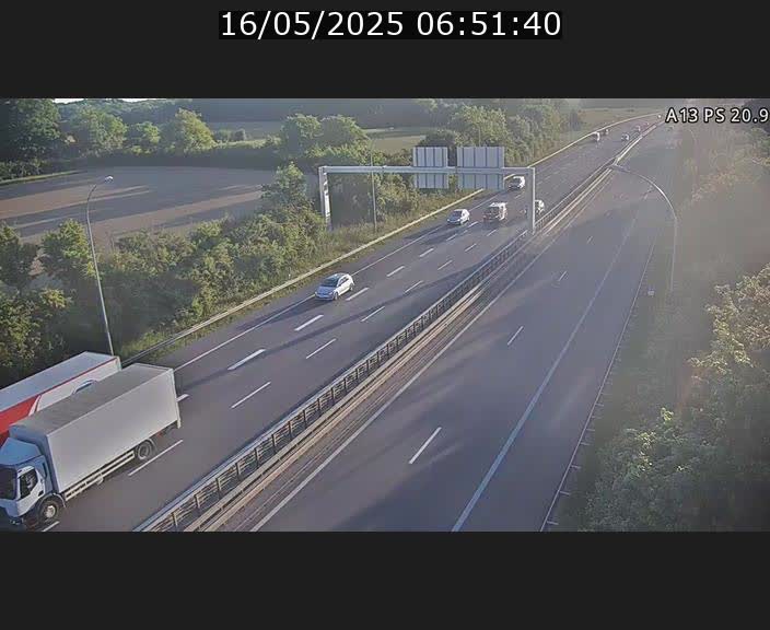 Traffic live webcam Luxembourg Croix de Bettembourg, rond-point d'Hellange - A13 direction Allemagne - BK 20.9
